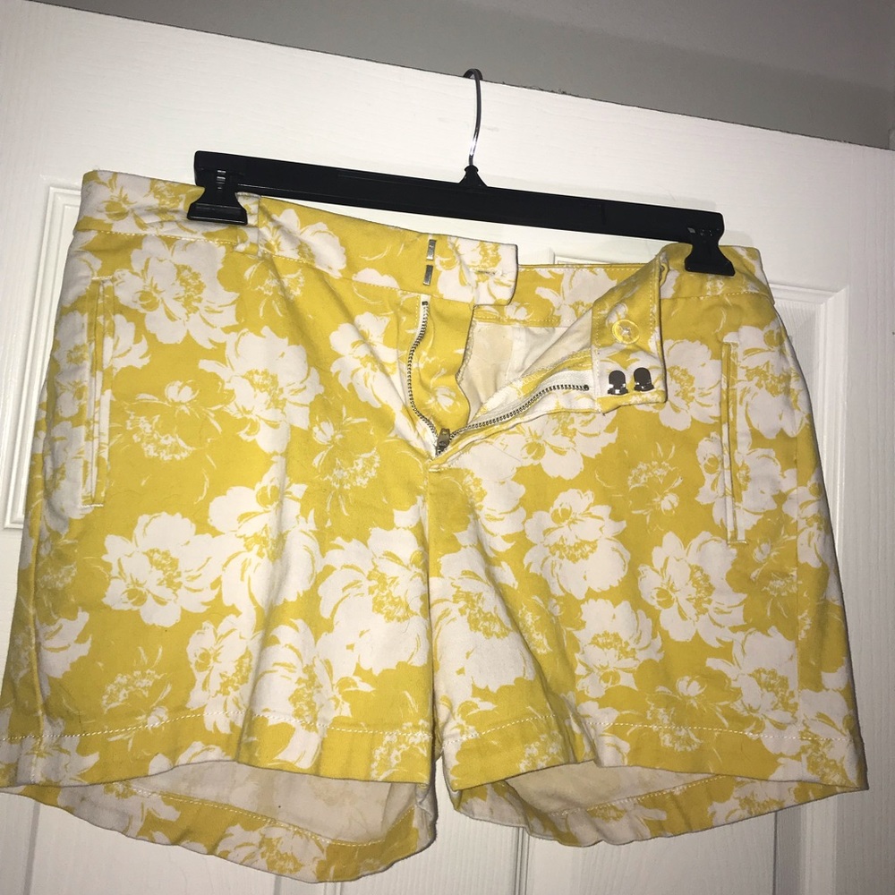 Yellow floral twill short